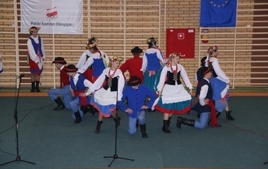 253