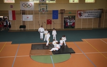 200