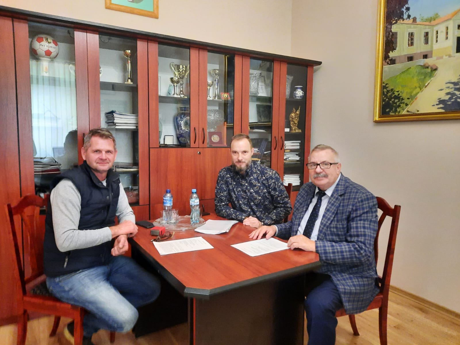 zdjęcie z podpisania umnowy