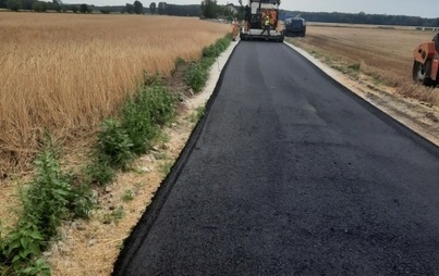 Zdjęcie do Droga w miejscowości Świątkowice z nową nawierzchnią