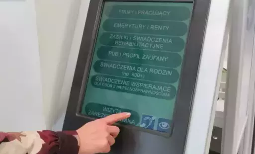 Zdjęcie do Wizytę w ZUS można um&oacute;wić wcześniej, aby załatwić sprawę bez czekania